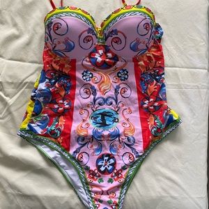 Super cute and full of life NEW SHEIN 3X Swim Suit